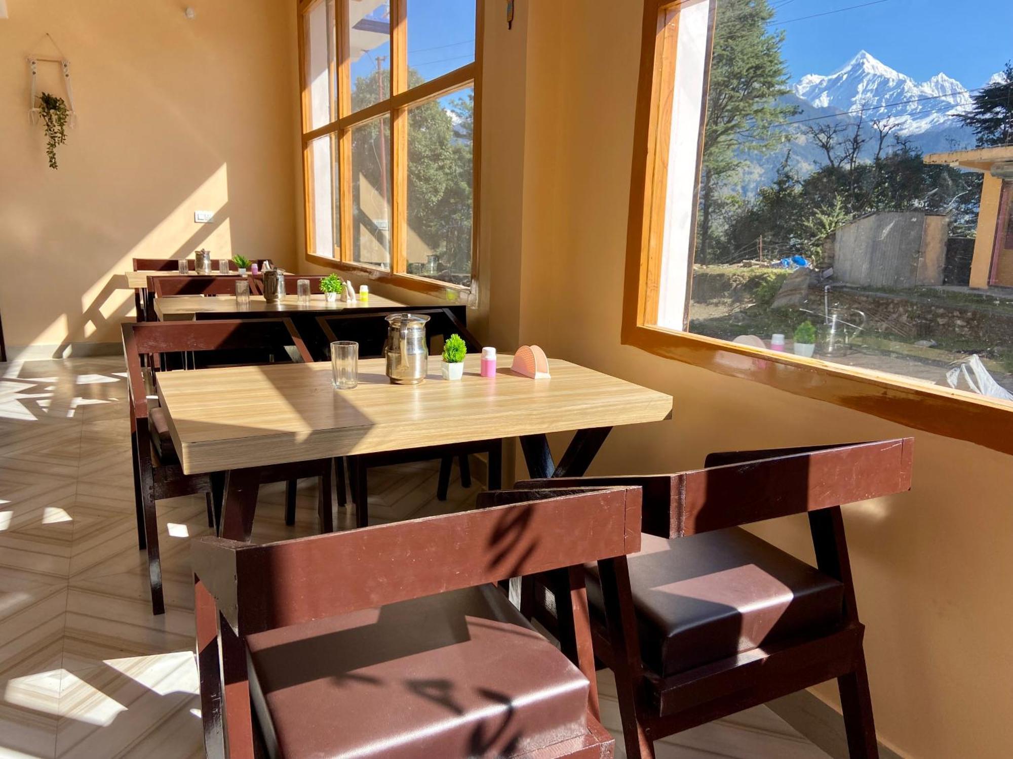 Hotel Mansarovar Inn Munsyari 外观 照片