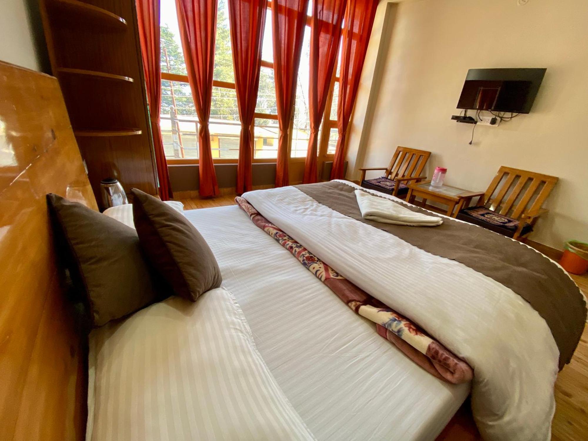 Hotel Mansarovar Inn Munsyari 外观 照片